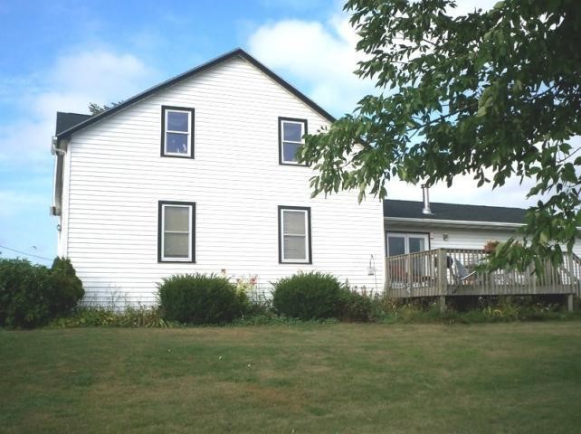 582 S Royal Ave, Belgium, WI 53004