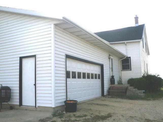 582 S Royal Ave, Belgium, WI 53004