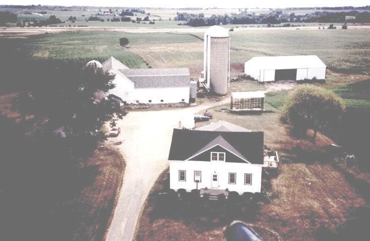 582 S Royal Ave, Belgium, WI 53004