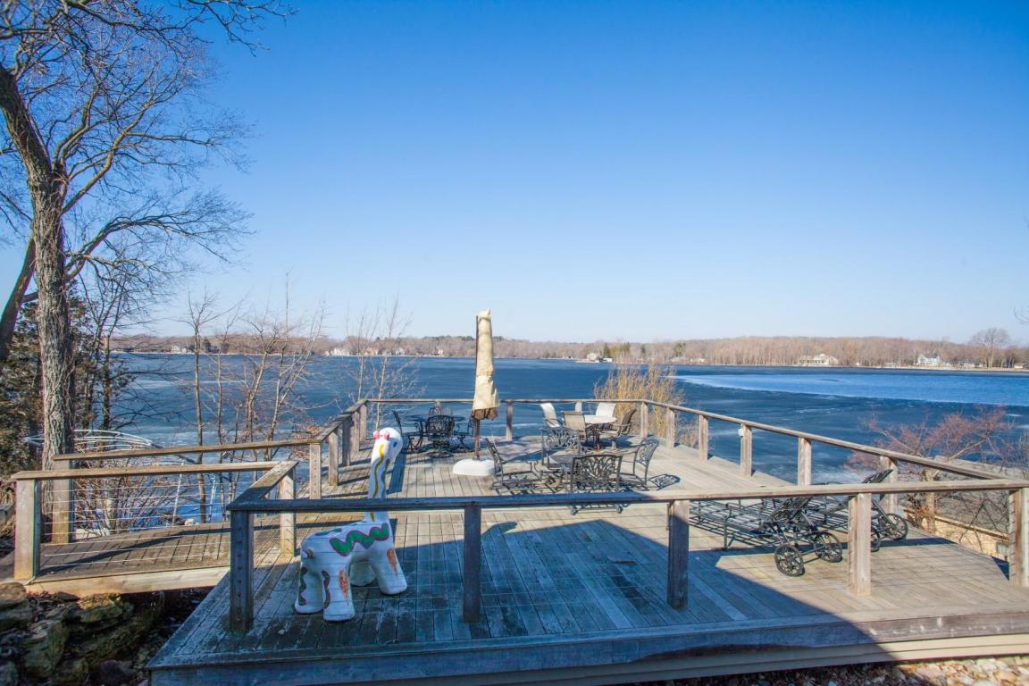 W315N7573 Hwy 83, Hartland, WI 53029