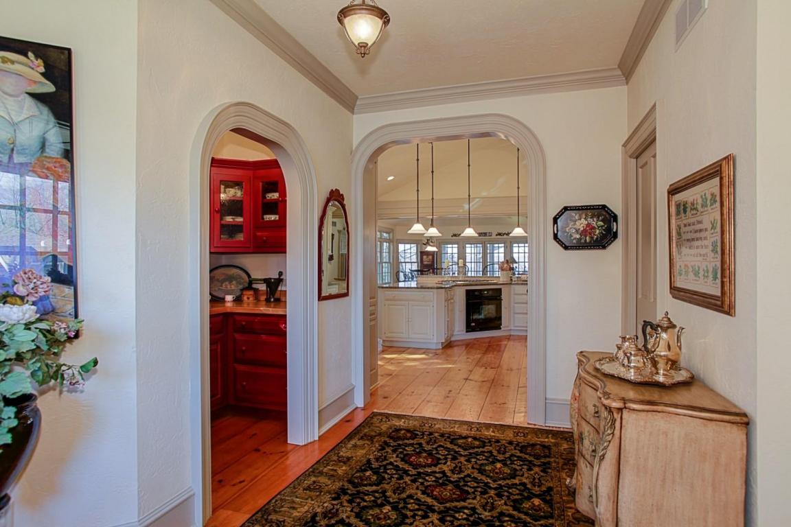 W315N7573 Hwy 83, Hartland, WI 53029