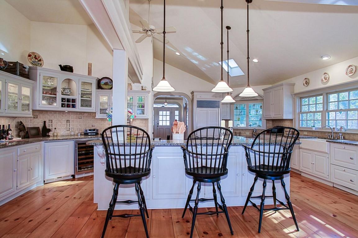 W315N7573 Hwy 83, Hartland, WI 53029