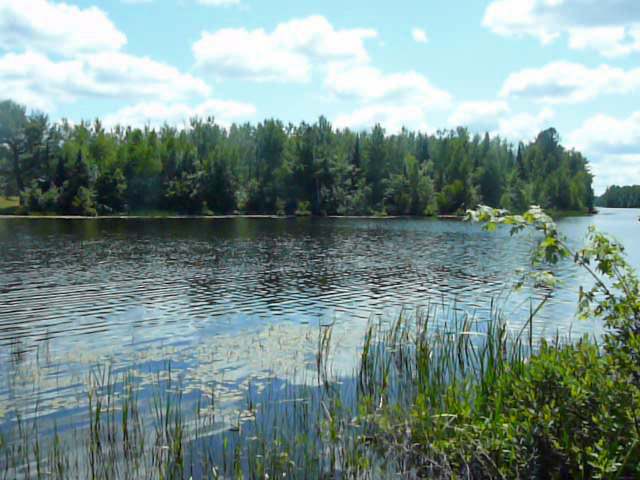 4 River Glen Rd