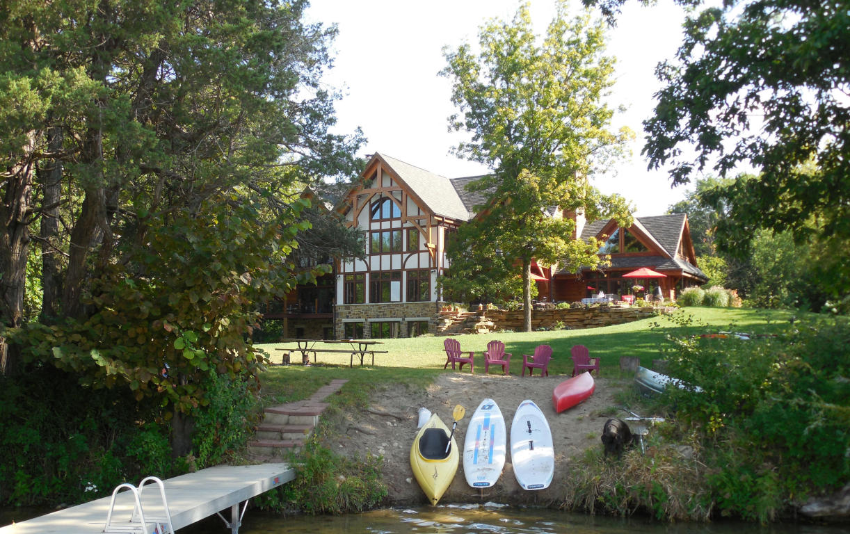 3701 Trinity LN, Delafield, WI 53058