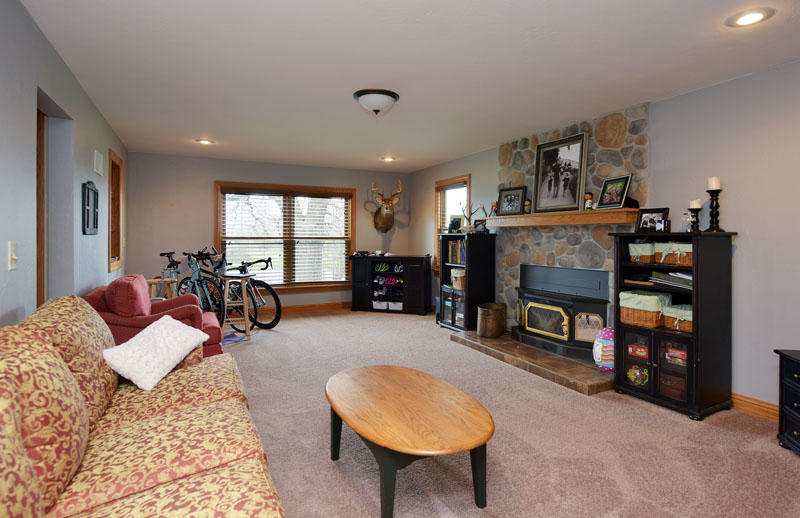 3400 N Sawyer Rd, Summit, WI 53066