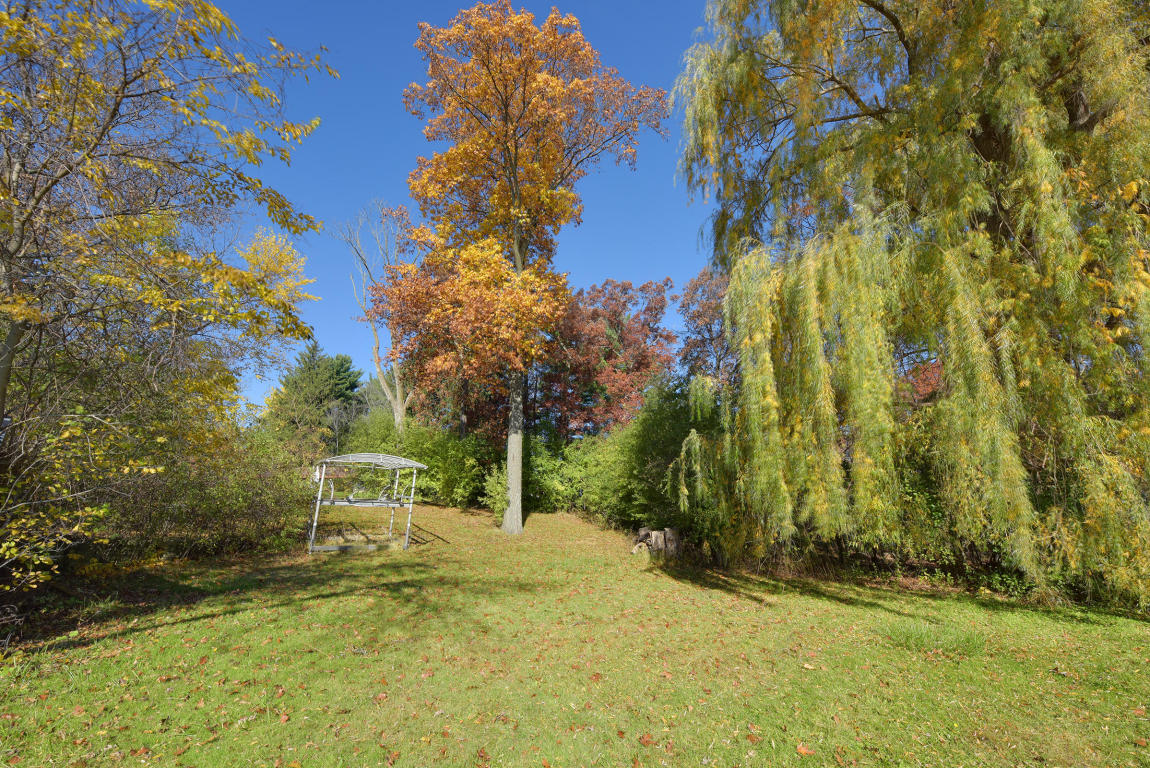 4866 Hewitts Point Rd, Oconomowoc Lake, WI 53066