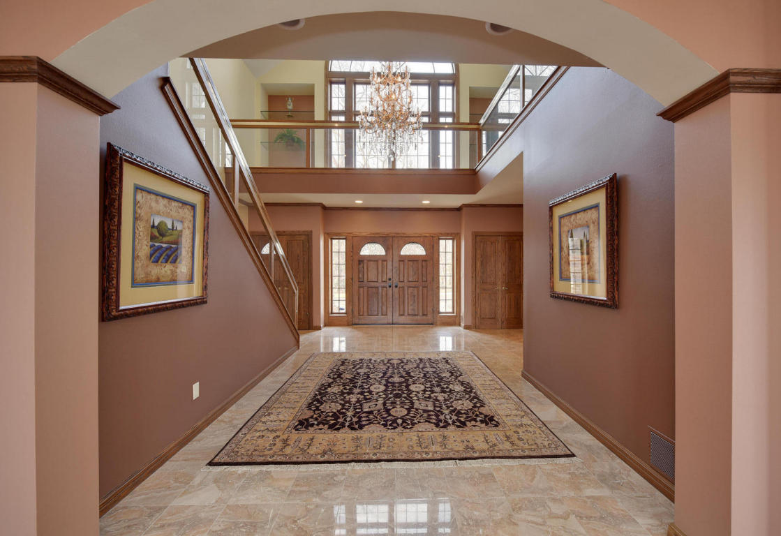 4580 Hewitts Point Rd, Oconomowoc Lake, WI 53066