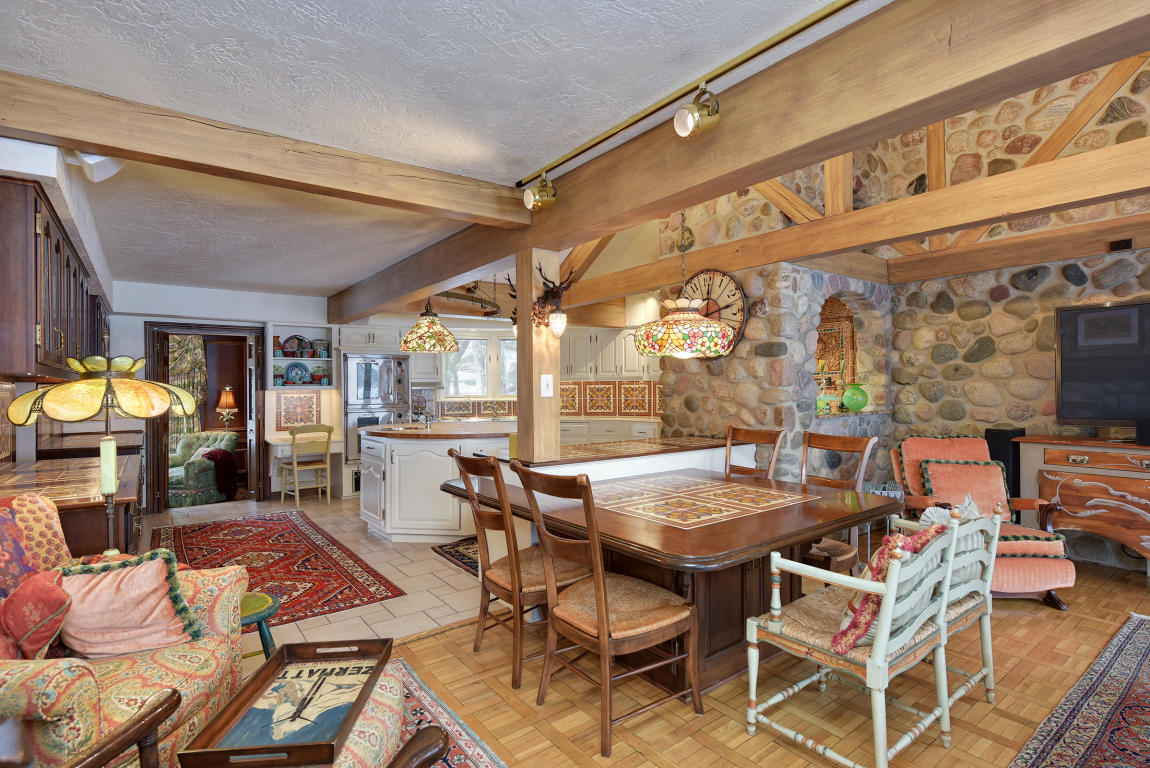 4886 Hewitts Point Rd, Oconomowoc Lake, WI 53066