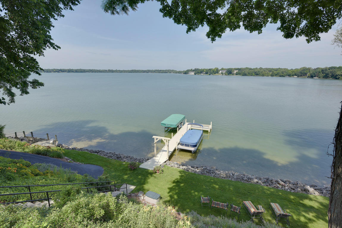 4545 Hewitts Point Rd, Oconomowoc Lake, WI 53066