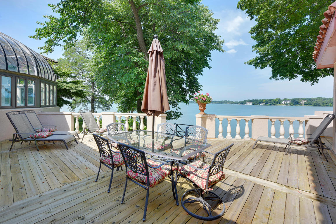 4545 Hewitts Point Rd, Oconomowoc Lake, WI 53066