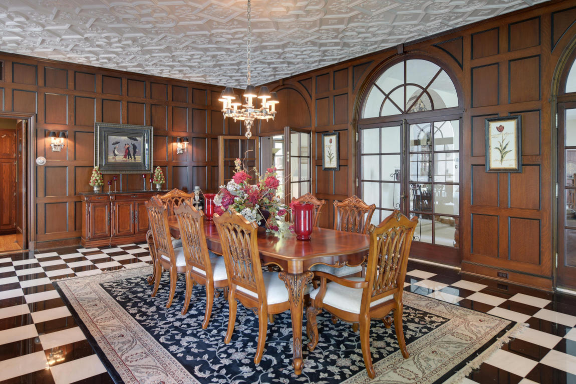 4545 Hewitts Point Rd, Oconomowoc Lake, WI 53066