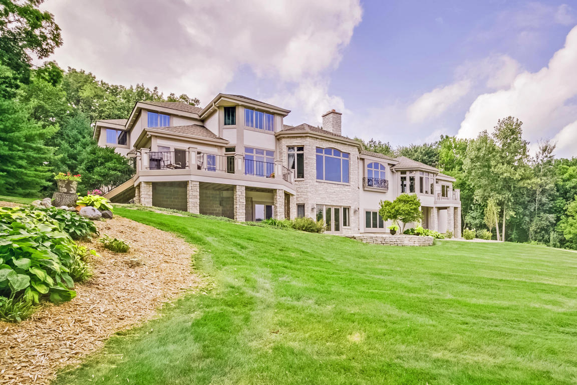 W283N3811 Yorkshire Trace, Delafield, WI 53072