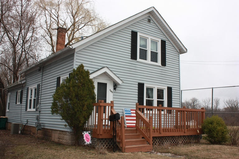 660 Farmstead Ct