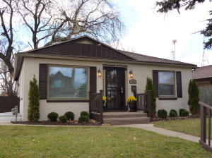 W225n8318 Longview Dr