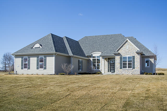 W280n6439 Hickory Hill Dr