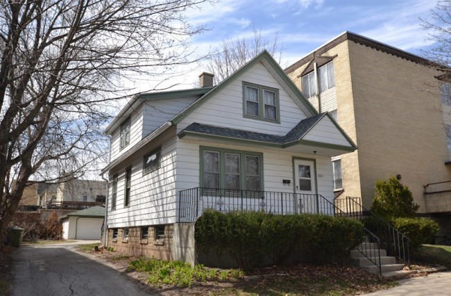 2119 Northwestern Ave