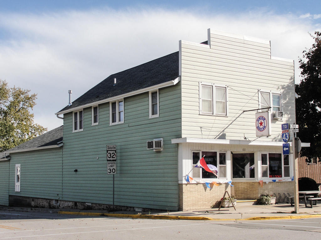 2010 N Main St
