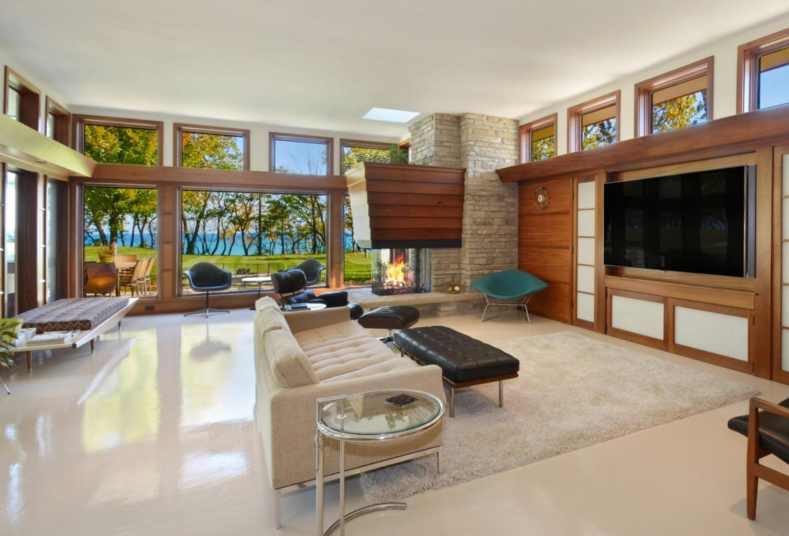 12066 N Lake Shore Dr, Mequon, WI 53092