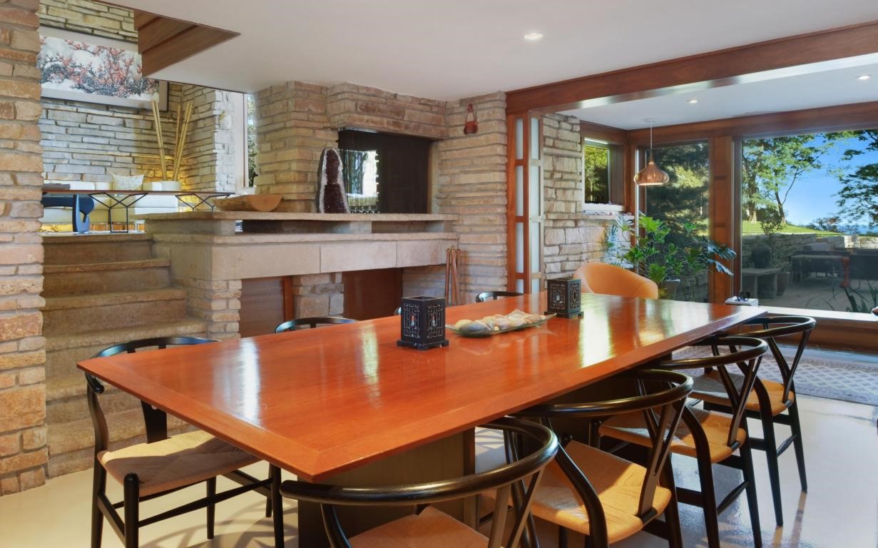 12066 N Lake Shore Dr, Mequon, WI 53092