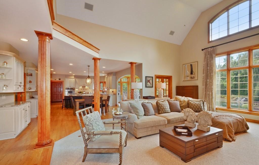 9724 N Columbia Dr, Mequon, WI 53092