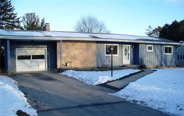 107 Oak Hill CtWatertown, WI, 53094Jefferson County
