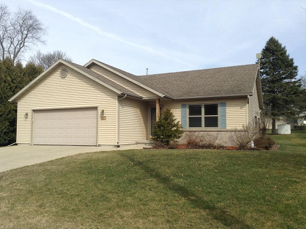 313 Riviera Ln