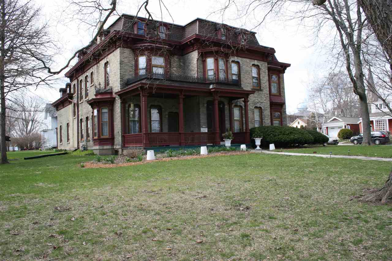 300 S Washington St