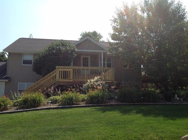 1601 E Main St