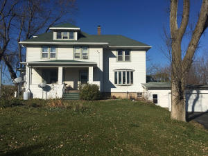 1601 E Main St