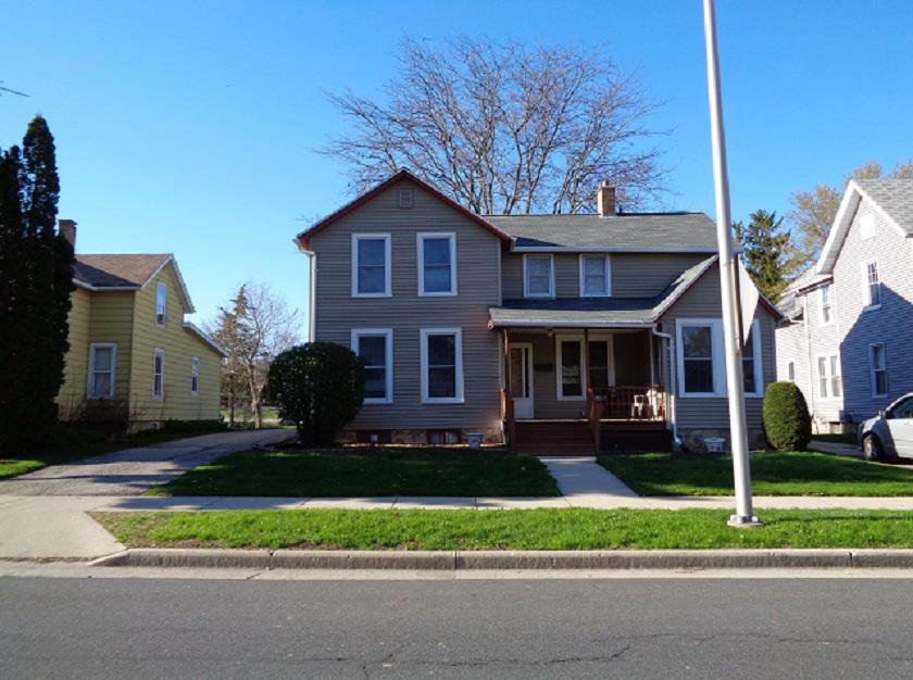 1601 E Main St