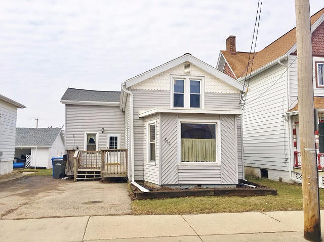 1601 E Main St