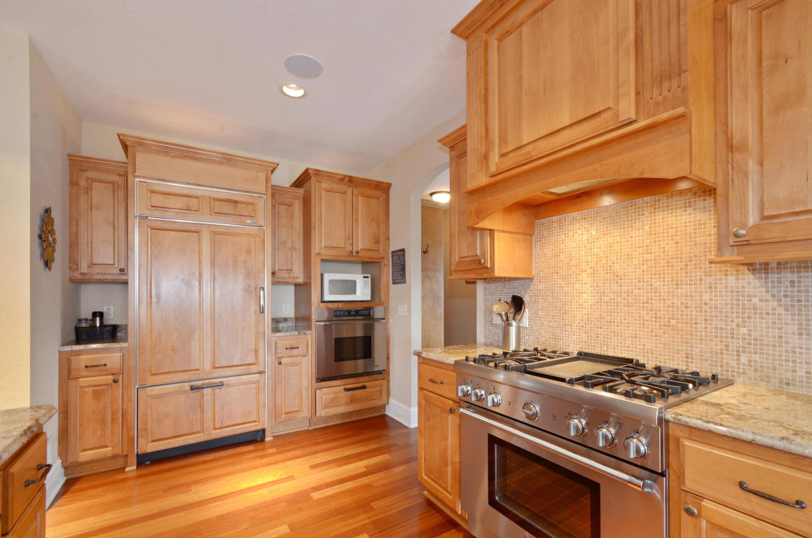 14165 N Pine Bluff Rd, Mequon, WI 53097