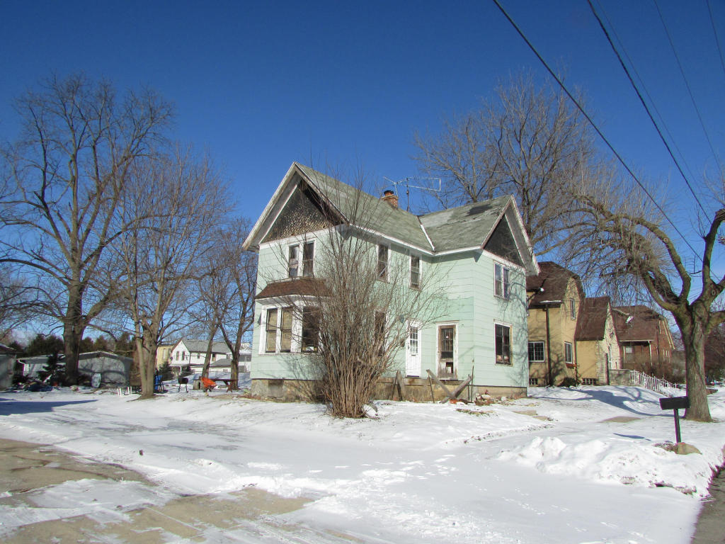 212 Rock St