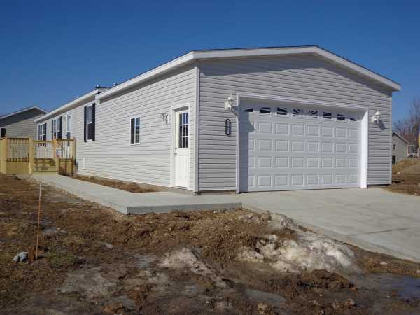 Rainbow Lake Manor19900 128th St. Lot #287Bristol, WI 53104