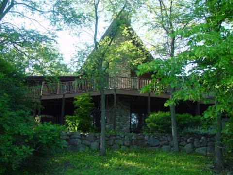 2248 Walburg Rd, Burlington, WI 53105