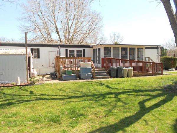 Browns Lake Mobile Home Park 151 Sunnyside EastBurlington, WI 53105