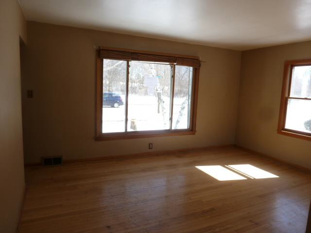 5451 S Lake DrCudahy, WI, 53110Milwaukee County