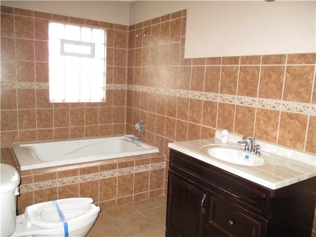 5640 S Elaine AveCudahy, WI, 53110Milwaukee County