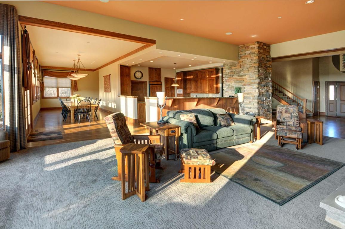 W5775 Nine Indian Trl, Sugar Creek, WI 53121