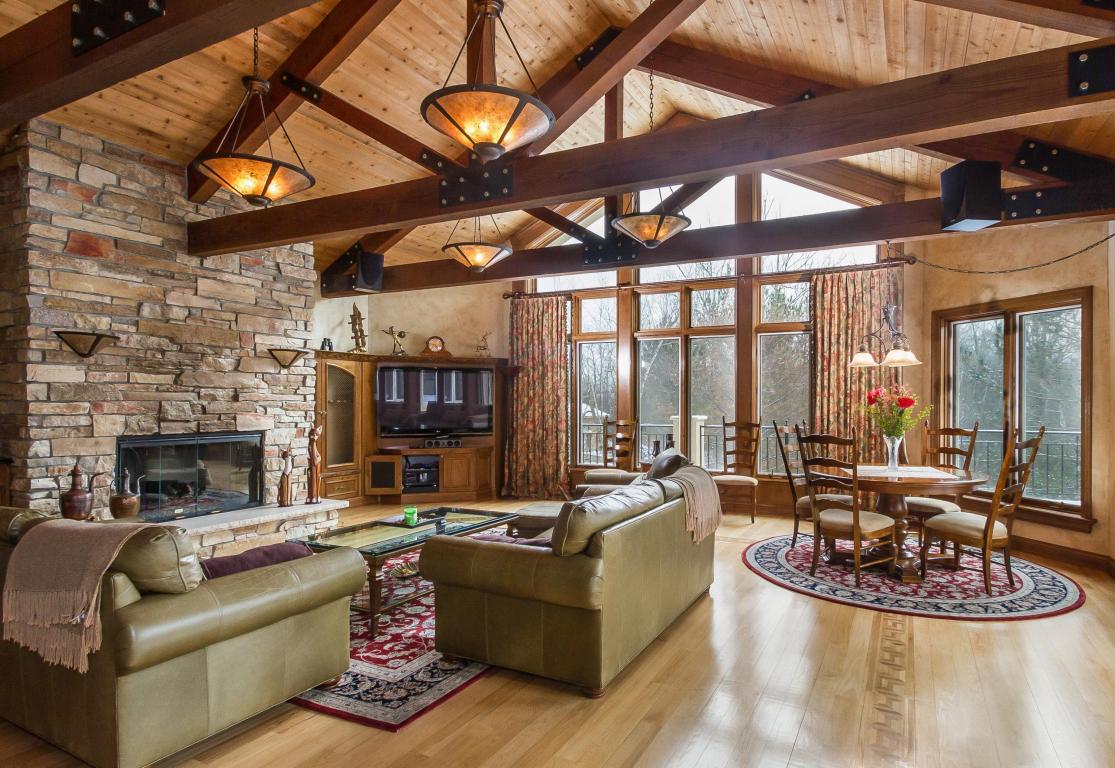 6980 S 35th St, Franklin, WI 53132