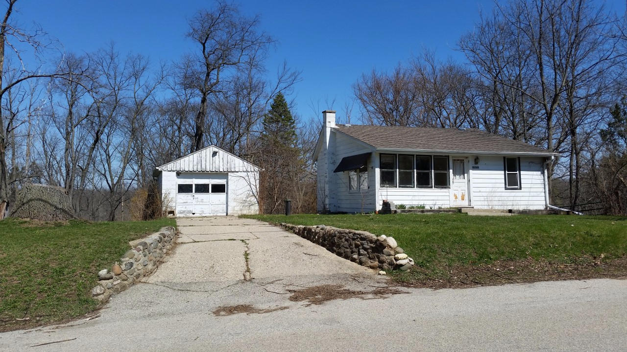 W200s10783 East Shore Dr