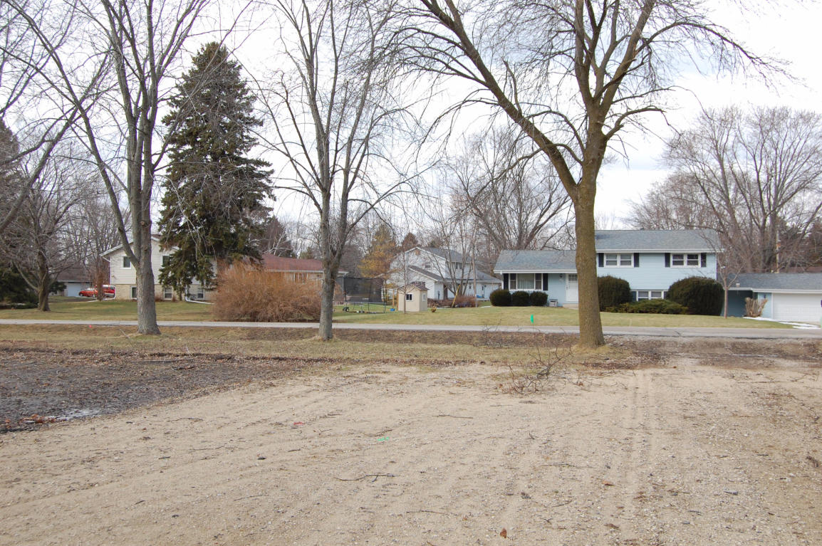 W207s8032 Hillendale Dr