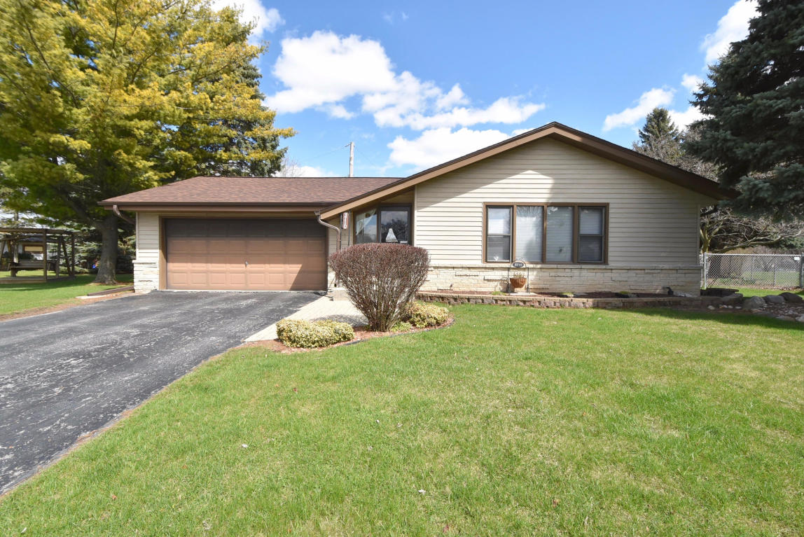 2389 W Rawson Ave