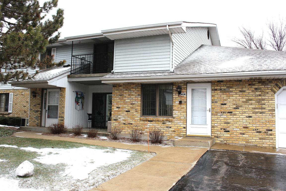 8608 Camelot Trace