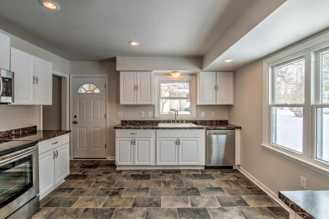 543 A J Allen Cir