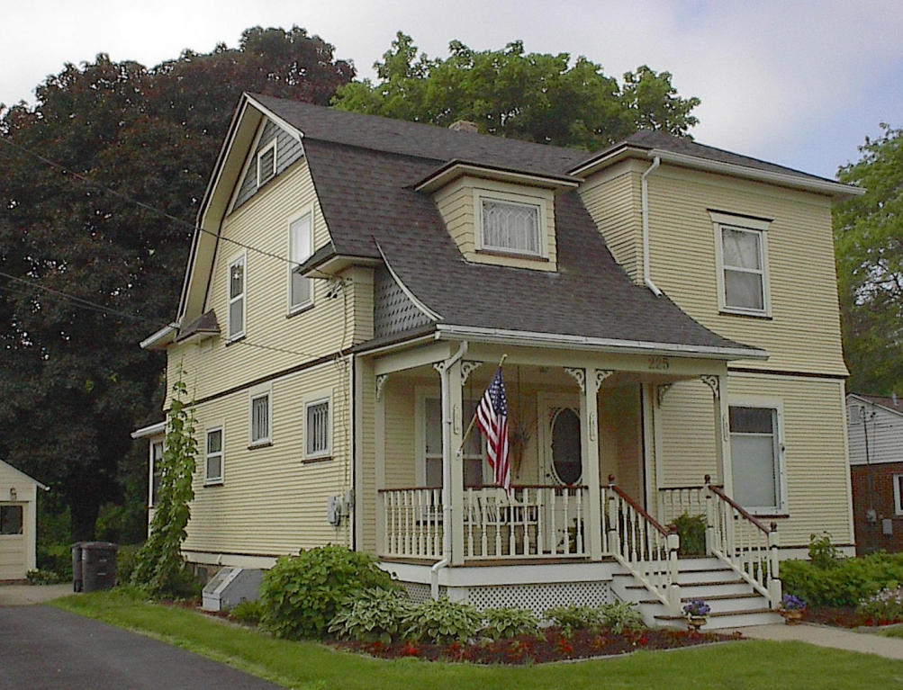 225 Maple St