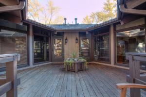 W6099 Willow Bend Rd
