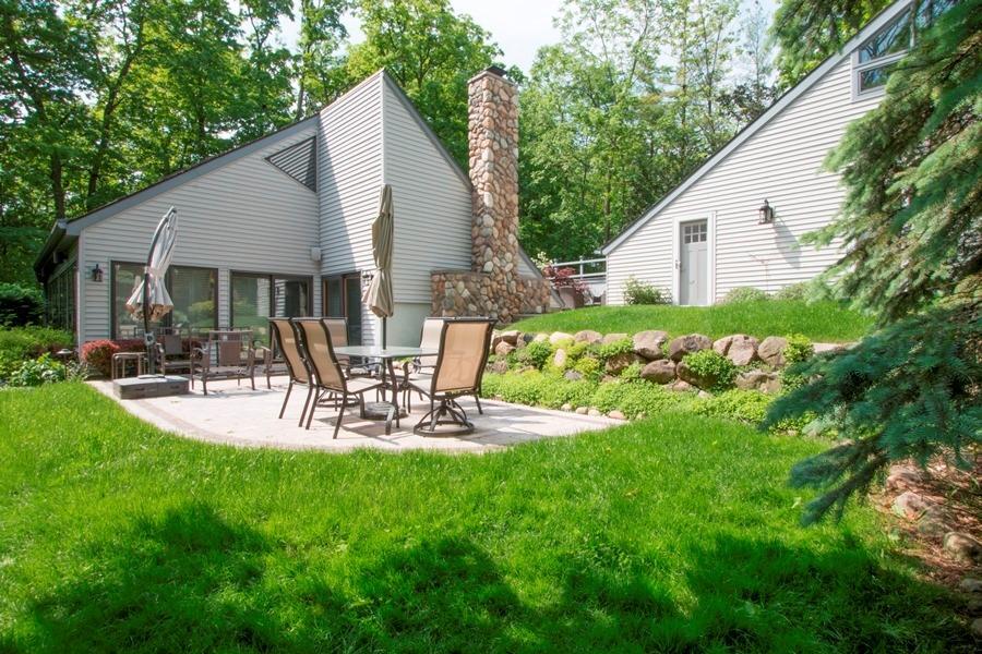 W6099 Willow Bend Rd
