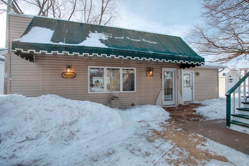 221 Kenosha St