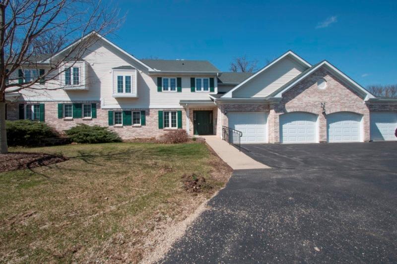 221 Kenosha St